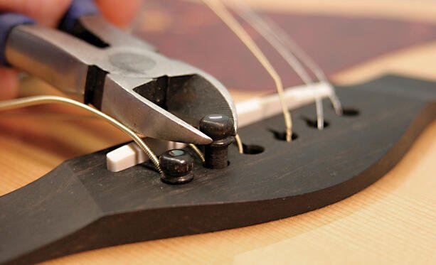 How To Clean a Guitar